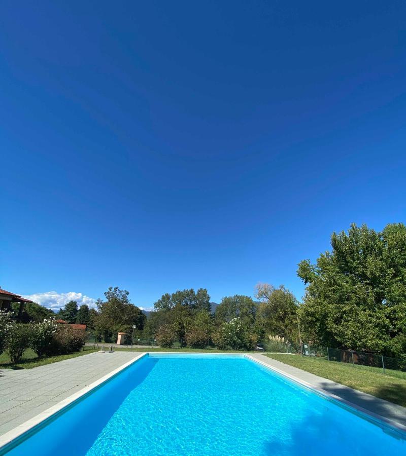 Il Canneto Lomnago Buitenkant foto