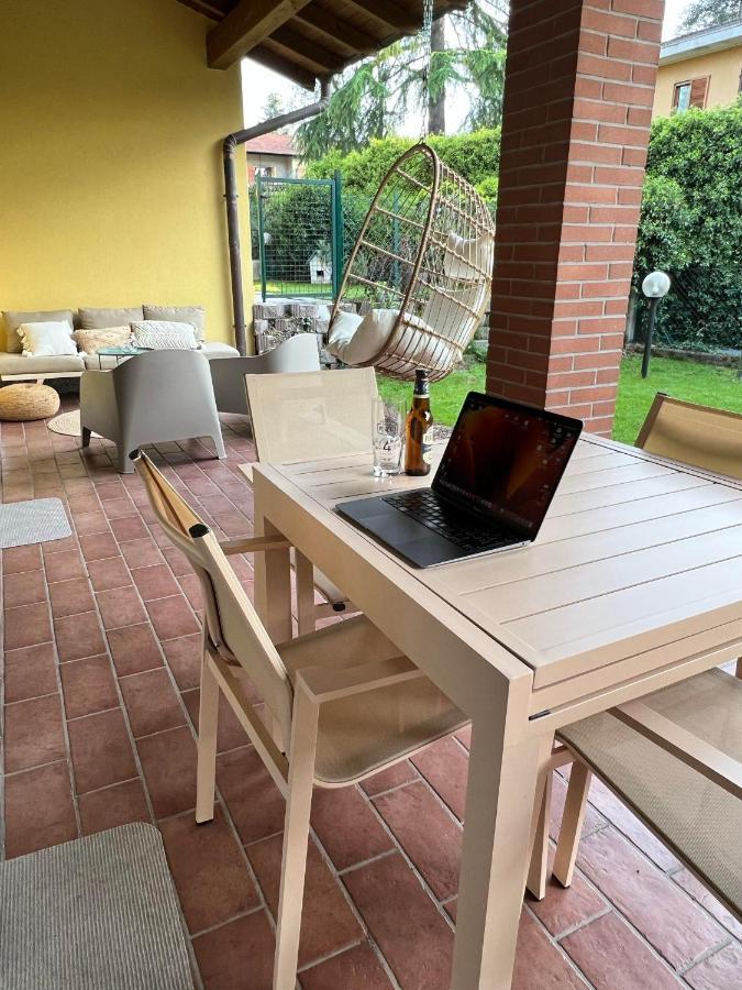 Il Canneto Lomnago Buitenkant foto